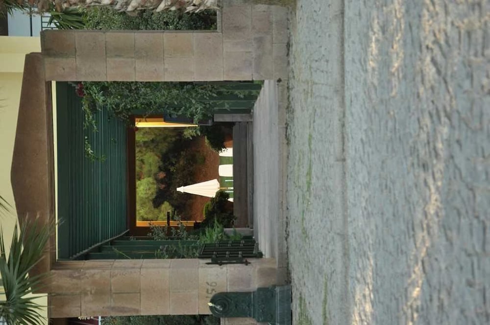 Palm Court Suites 44/48