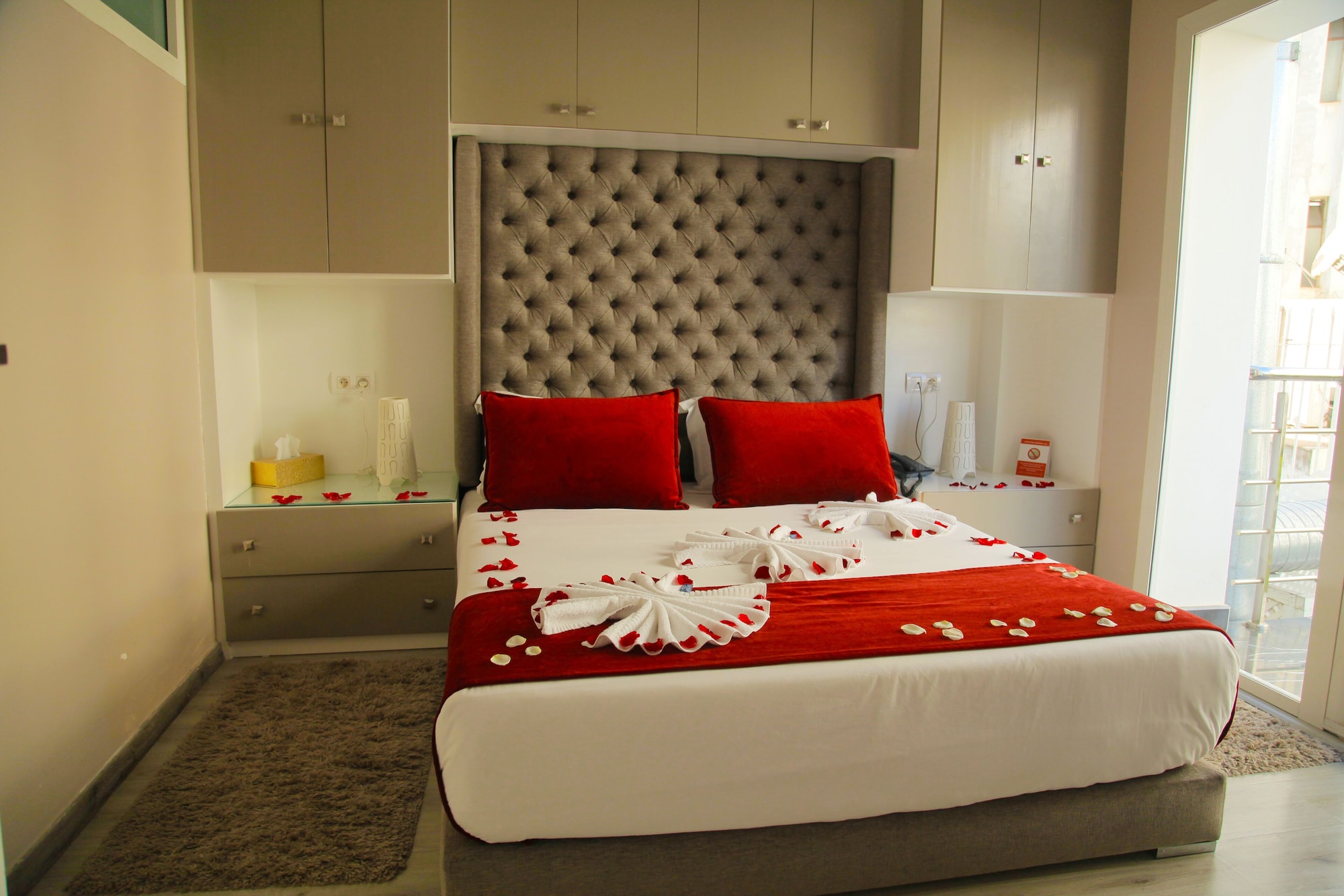 AMBASSADOR, SUITE