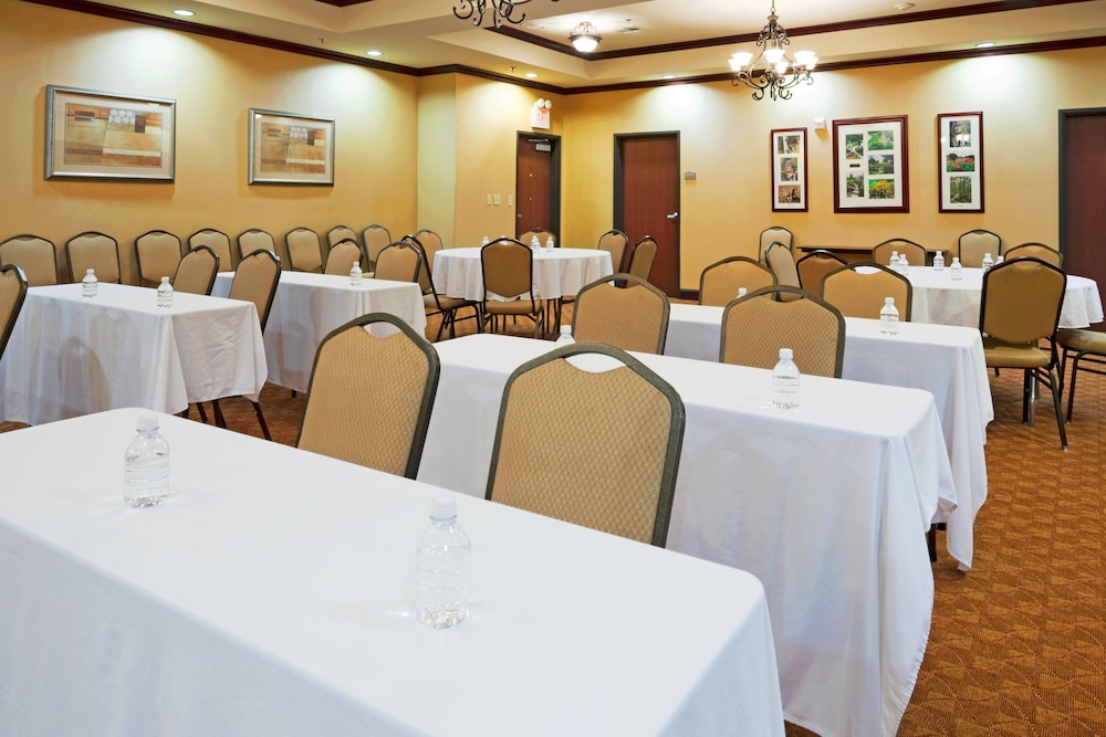 Holiday Inn Express Hotel Suites Athens 36/47