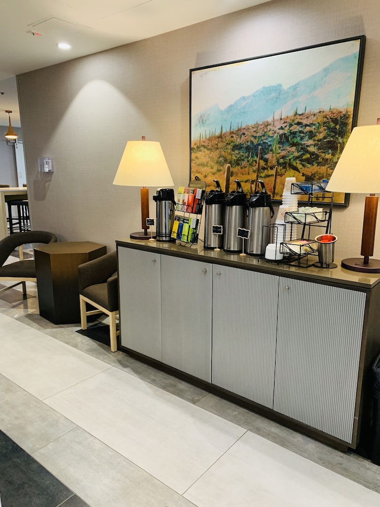Windmill Suites Surprise - Phoenix, Ascend Hotel Collection 6/37