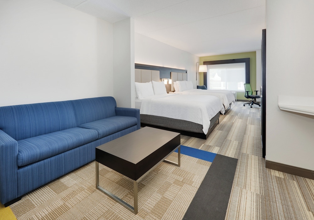 Holiday Inn Express Suites Dublin 27/34