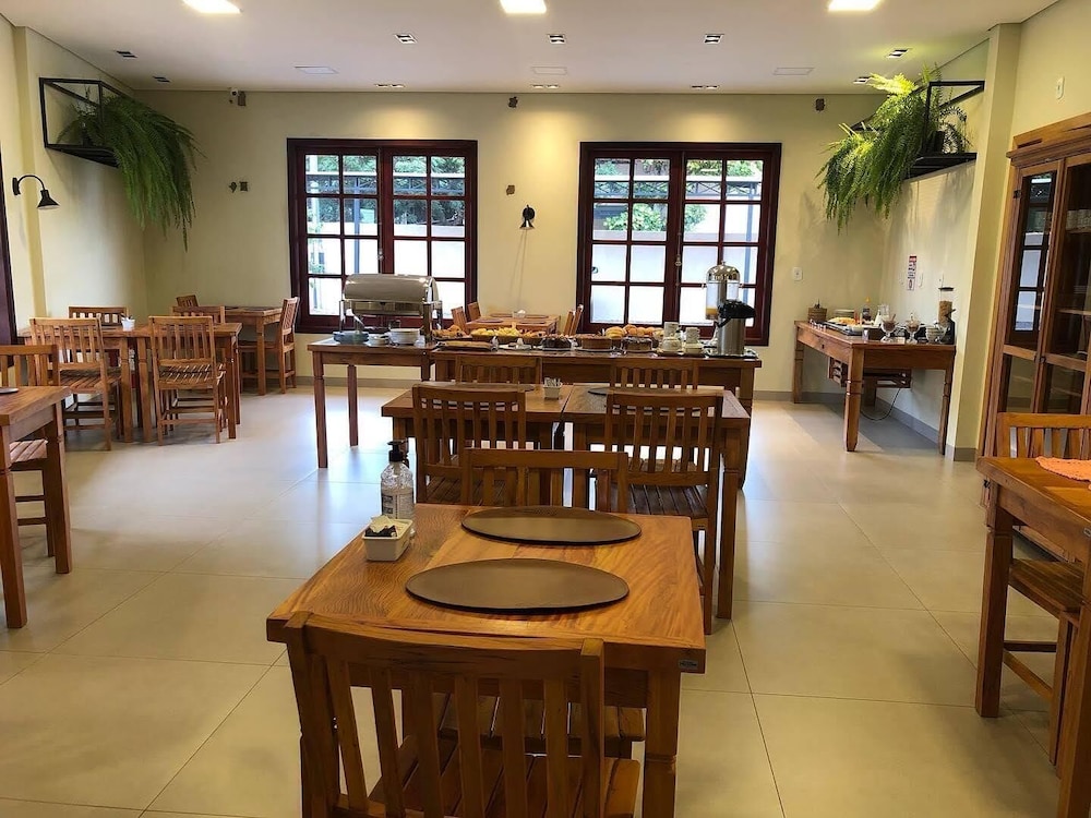Estancia Hotel 46/57