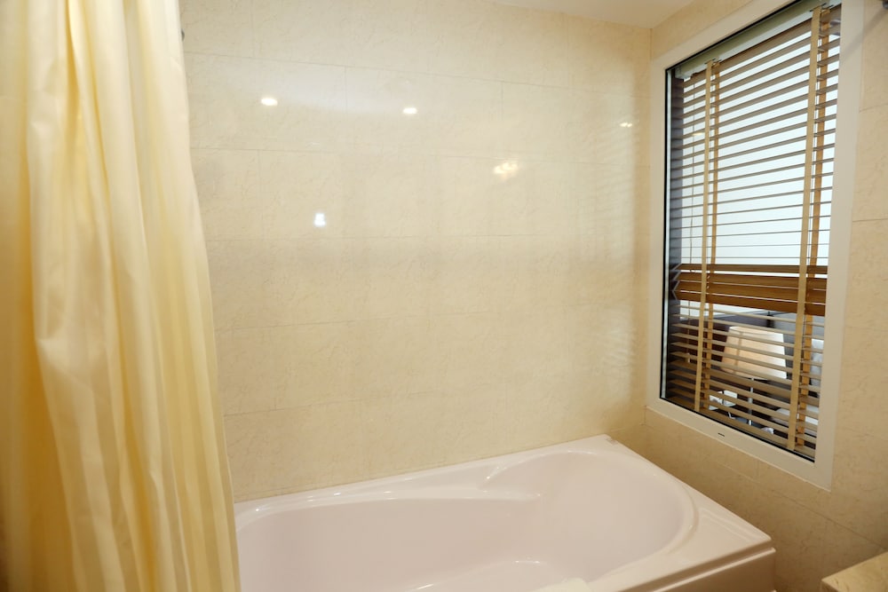M Village Hotel Tho Nhuom, a brand of Modern Village Lifestyle 50/50