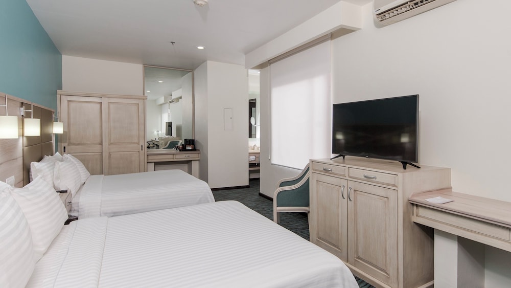 Holiday Inn Suites Mexico Zona Reforma An Ihg Hotel 13/50