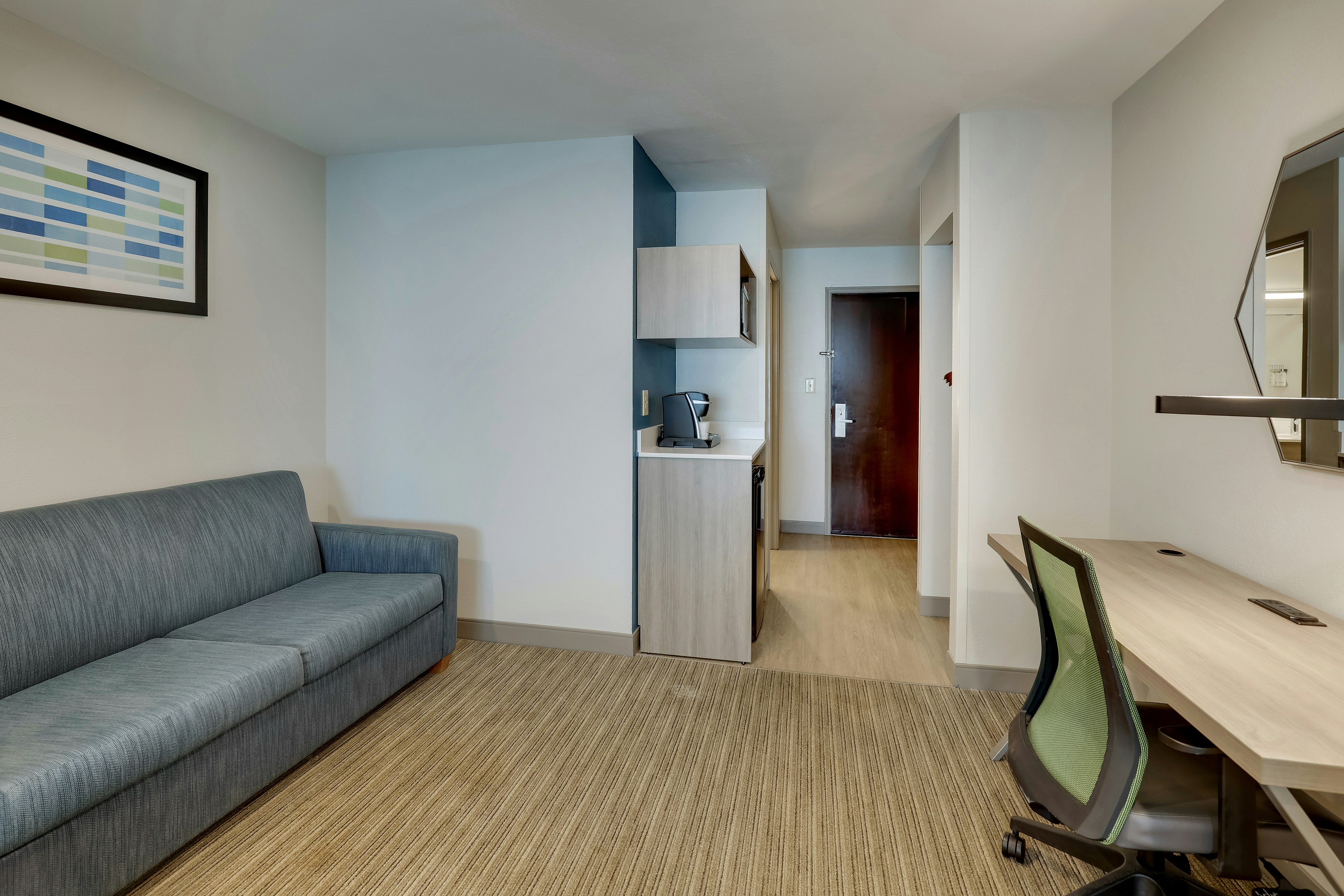 Holiday Inn Express Suites Hinesville East Fort Stewart 33/50