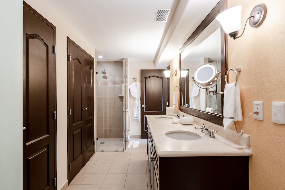 3 Bedrooms, Suite, 2 King Beds, 2 Queen Beds, Sofa, Premium Floor, Villa Del Palmar At the Islands of Loreto 10/10