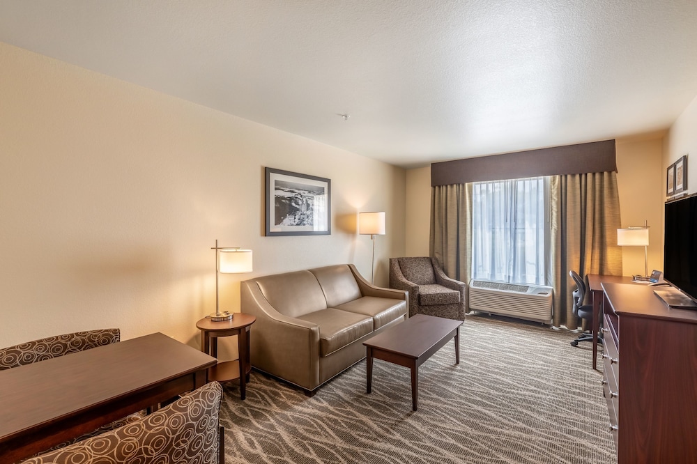 Cobblestone Inn & Suites - Fairfield Bay 36/42