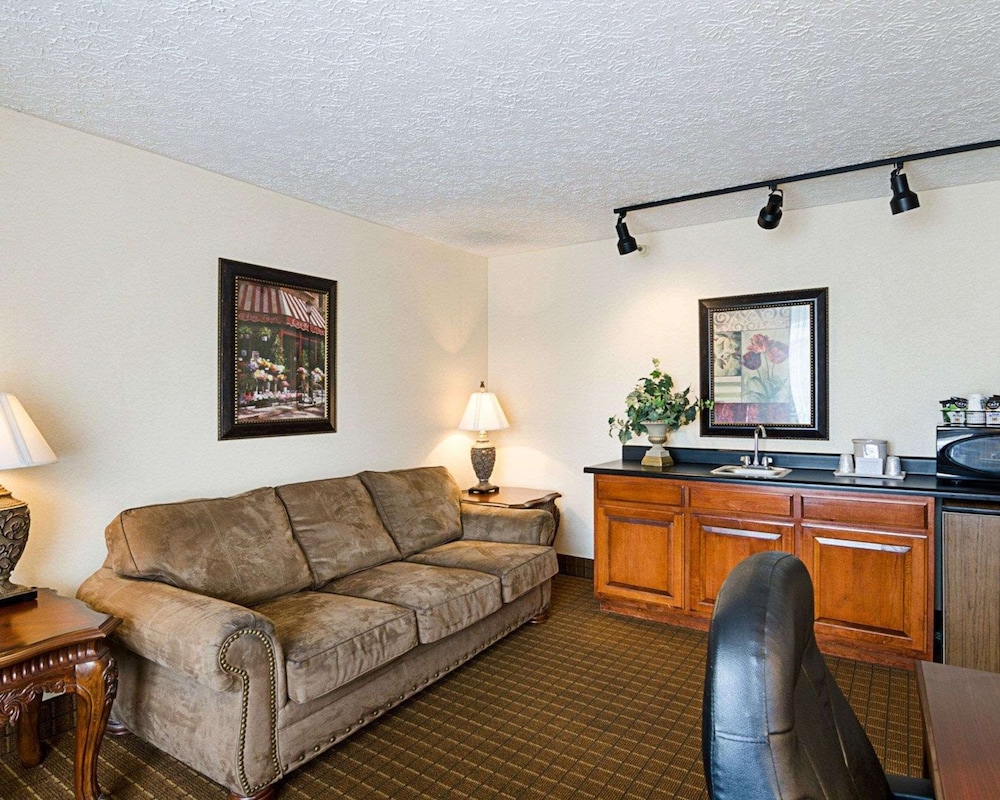 Quality Inn Lewisburg 27/49