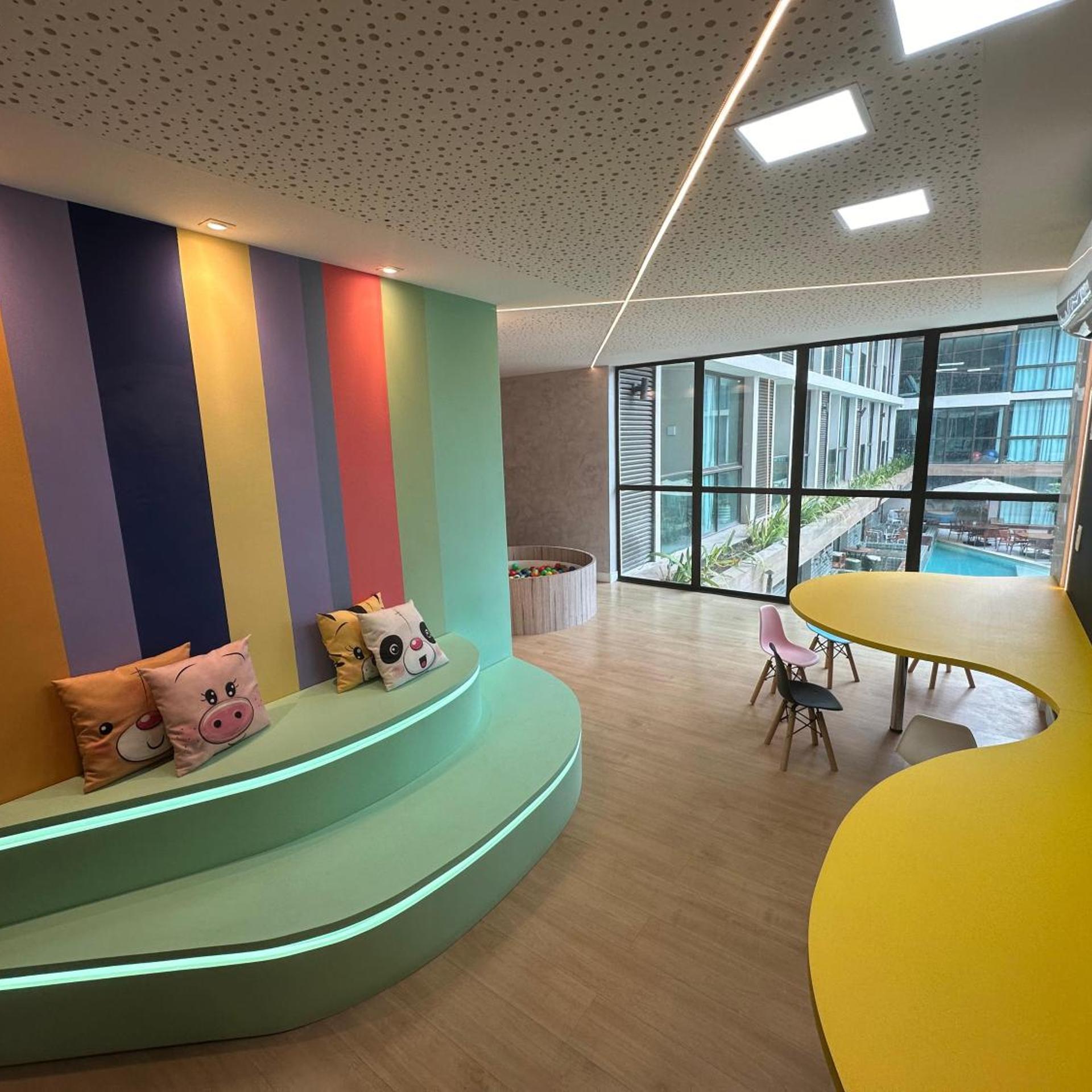SUNNY HALL BY AFT 31/50