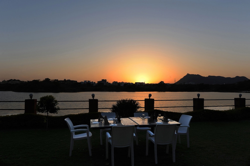 HOTEL SHREE VILAS 15/26