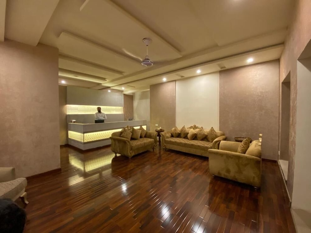 Shelton’s Rezidor Lahore 42/51