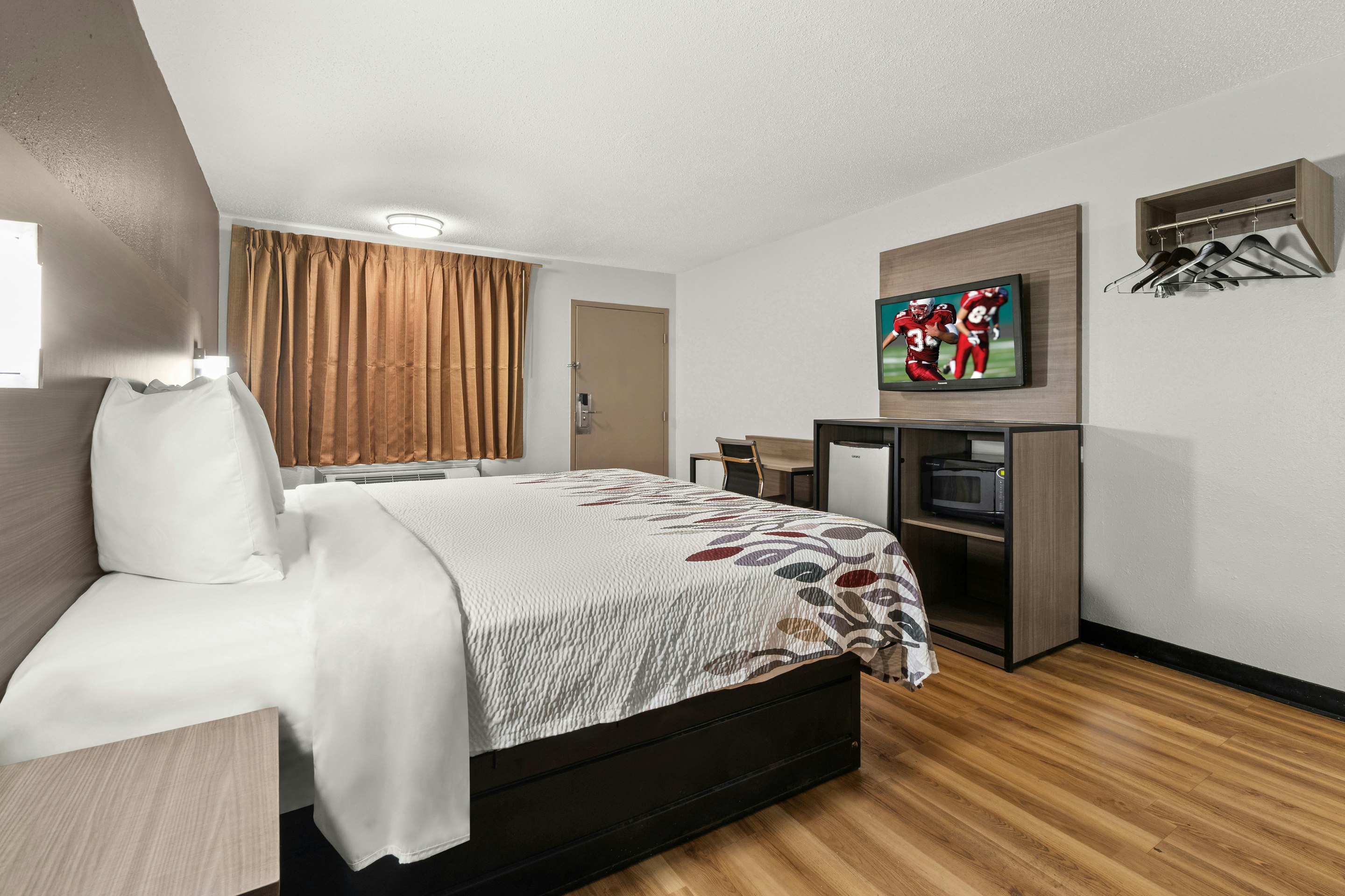 Room at Red Roof Inn Memphis - Graceland/ Airport, MEMPHIS - TN