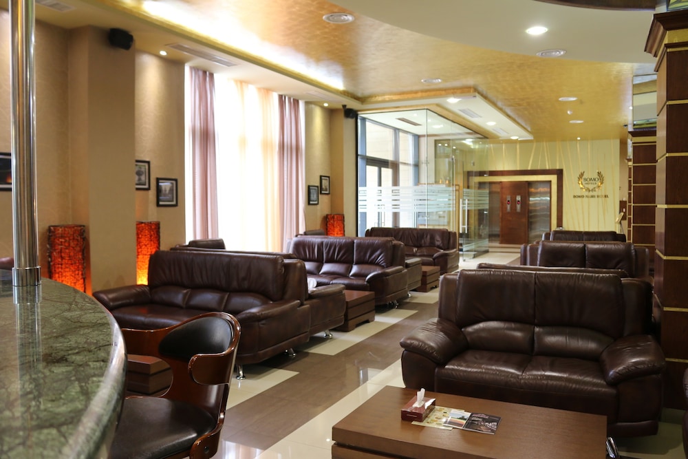 Nairi Hotel 43/68