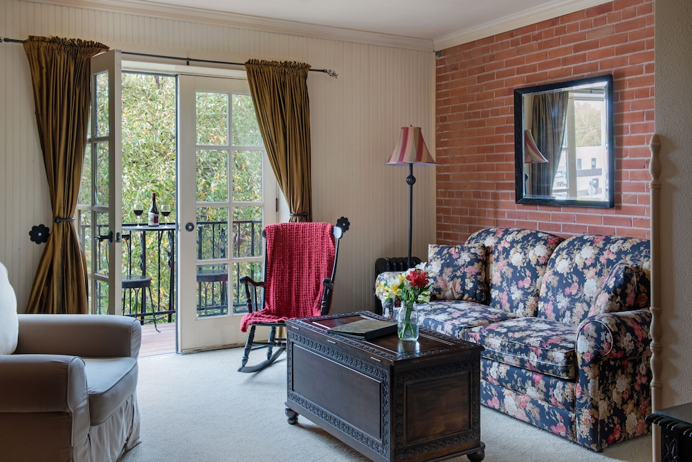 Chamberlin Inn 31/42