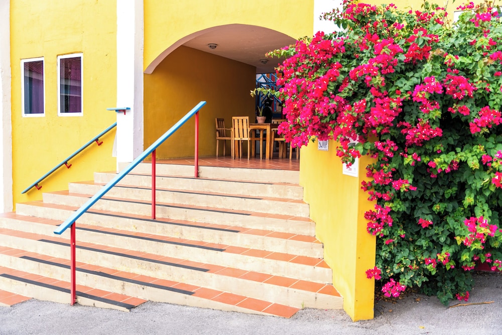 The Ritz Village Curacao 75/78