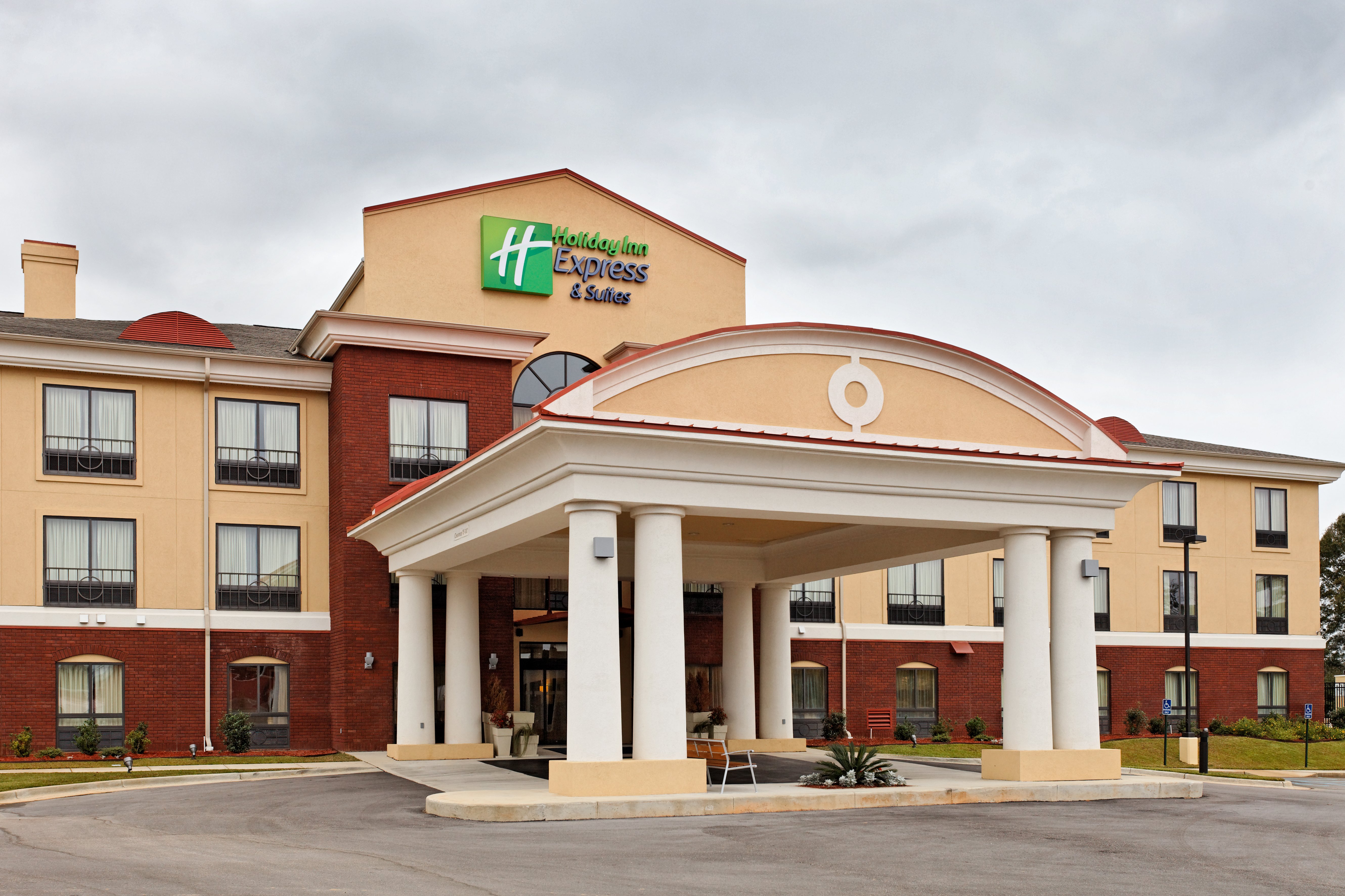 Holiday Inn Express Andalusia 31/33