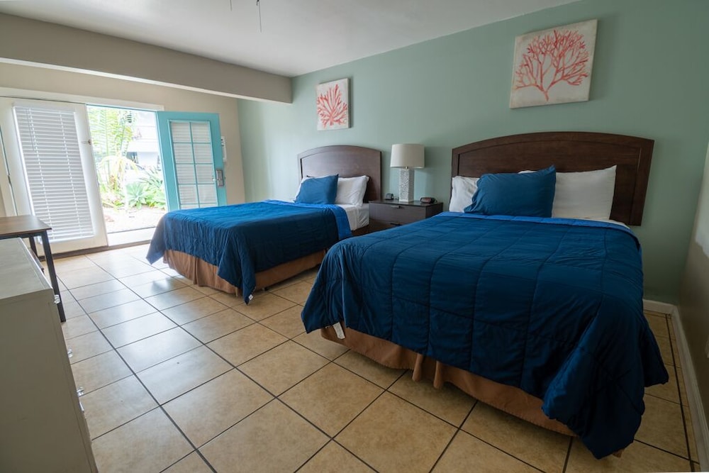 Ocean Villa Inn 25/66
