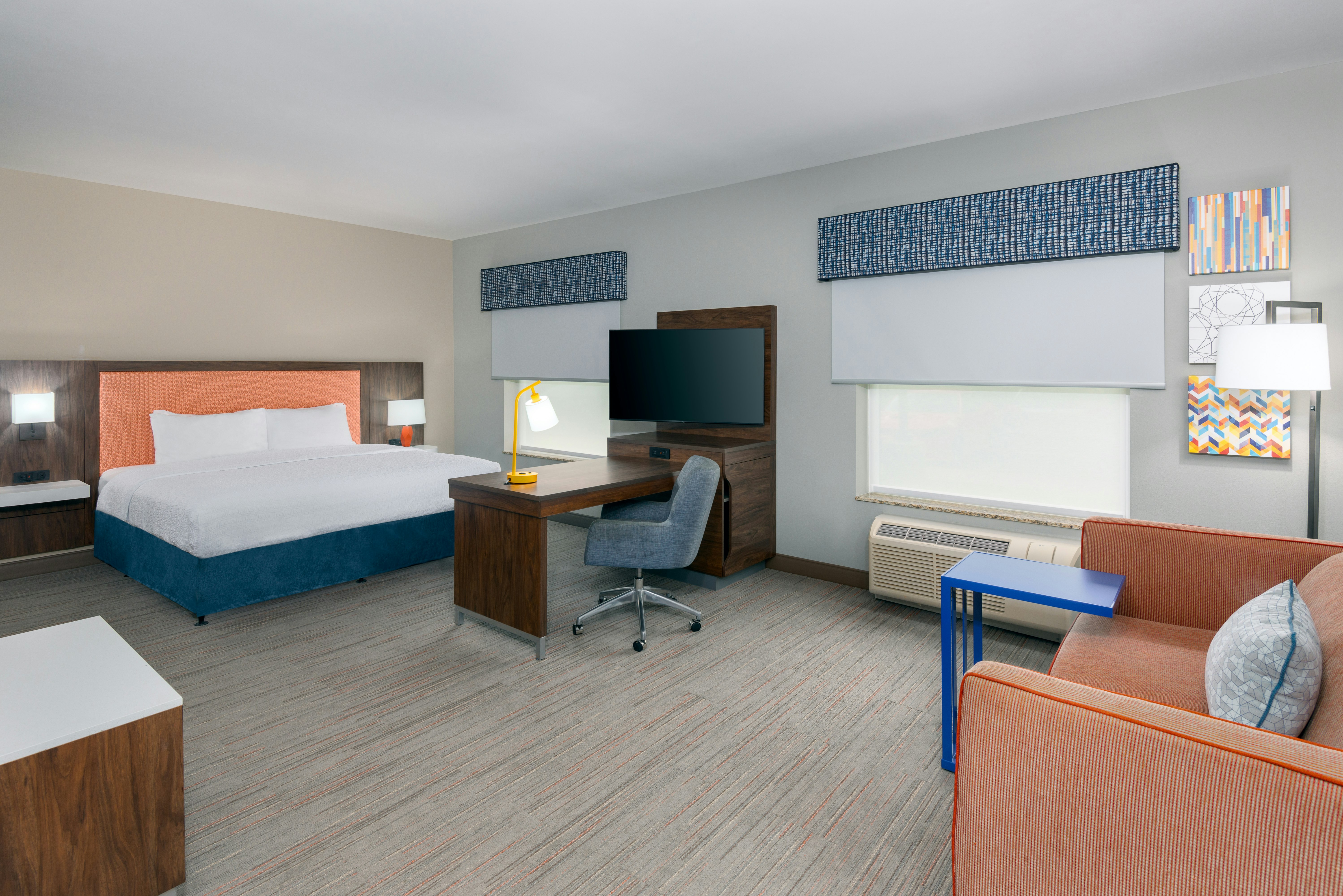 STUDIO, SUITE, KING BED