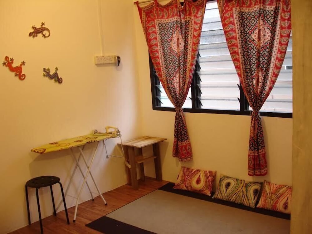 The Bodhi Lodge - Hostel 17/19