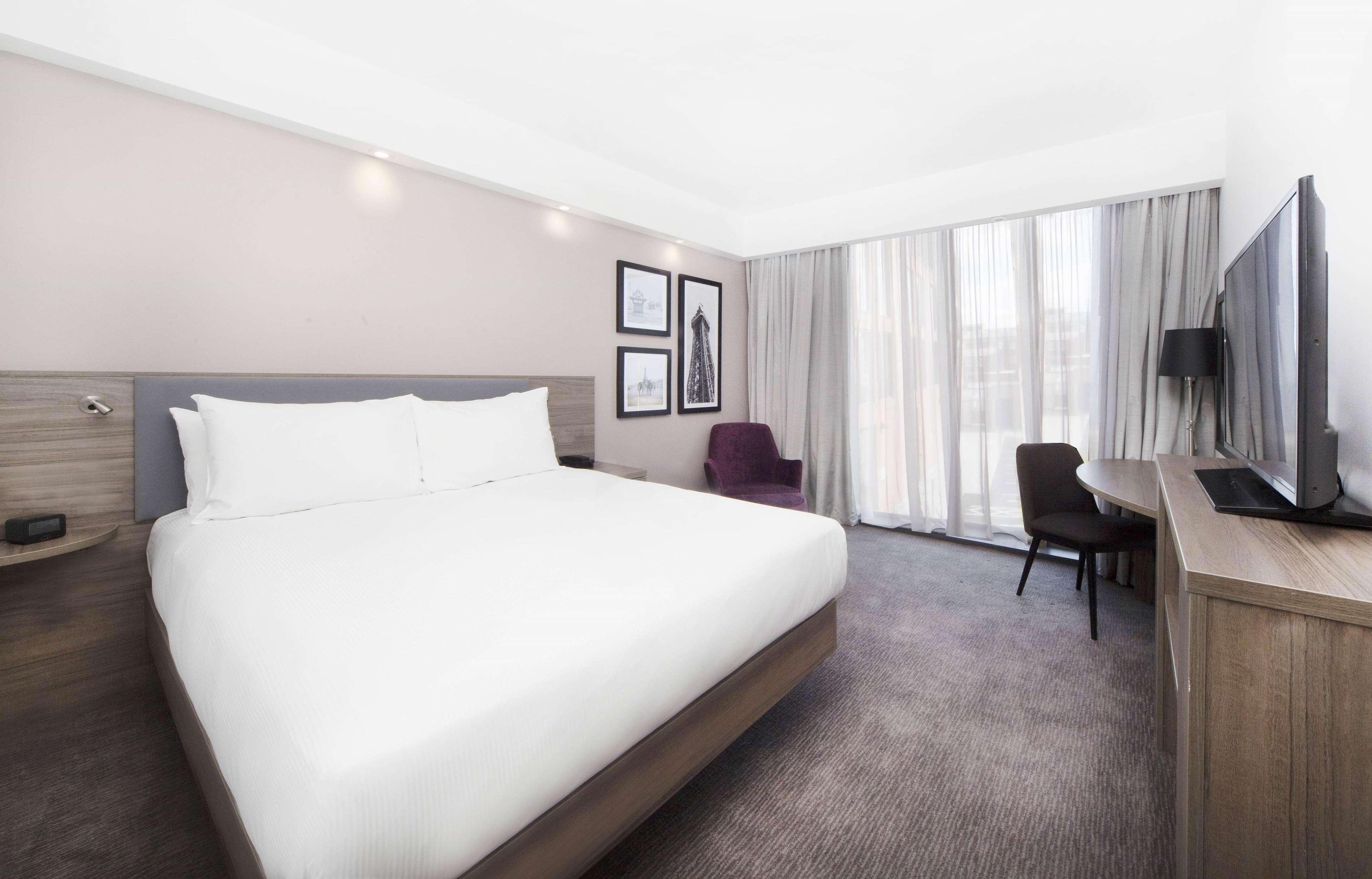 ROOM, QUEEN BED, SEA VIEW, SOFA