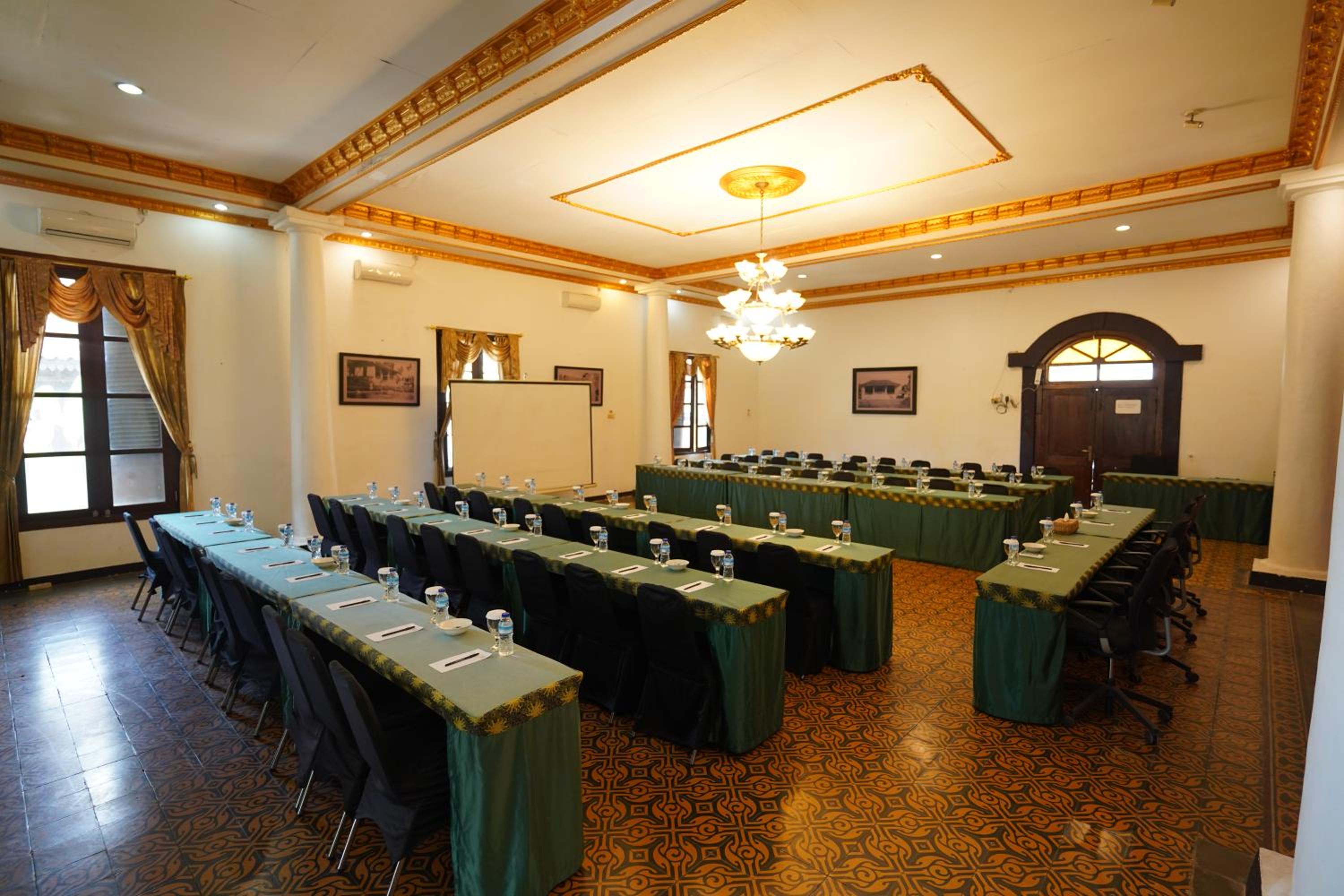 Horison Resort Tlogo Semarang 31/36