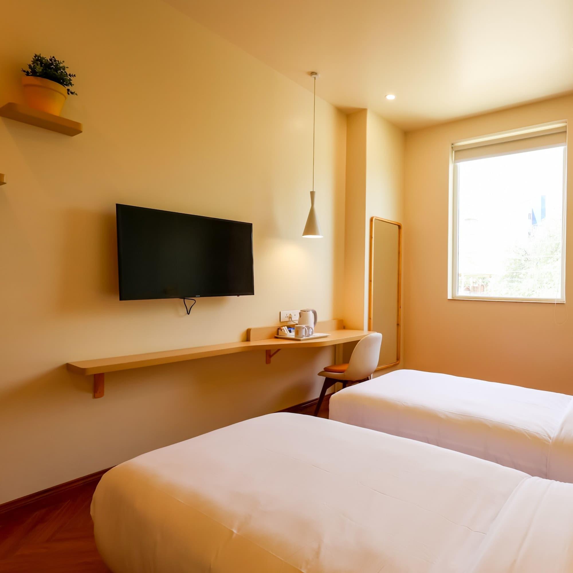 Bloom Hotel - Golf Course Road, Sector 43 21/42
