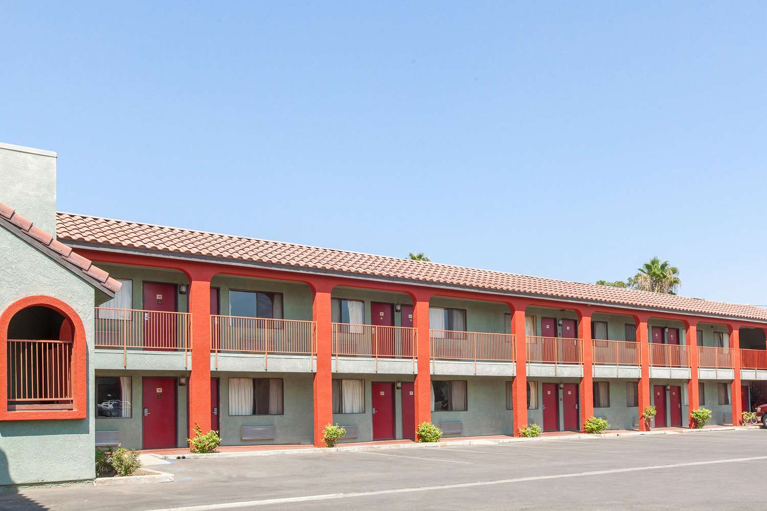 Americas Best Value Inn Suites Bakersfield Central 1/10