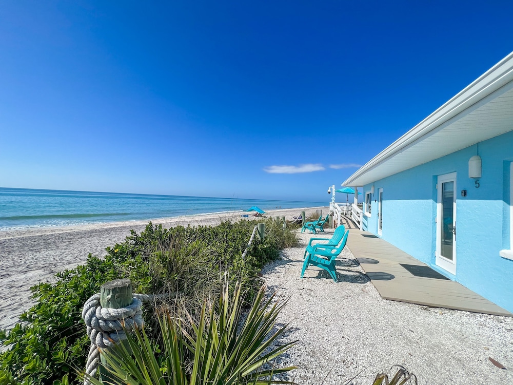 Pearl Beach Inn 41/54
