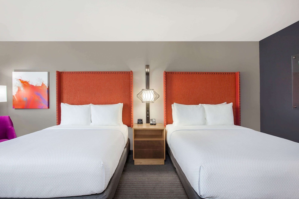 La Quinta Inn & Suites by Wyndham Madera 11/28