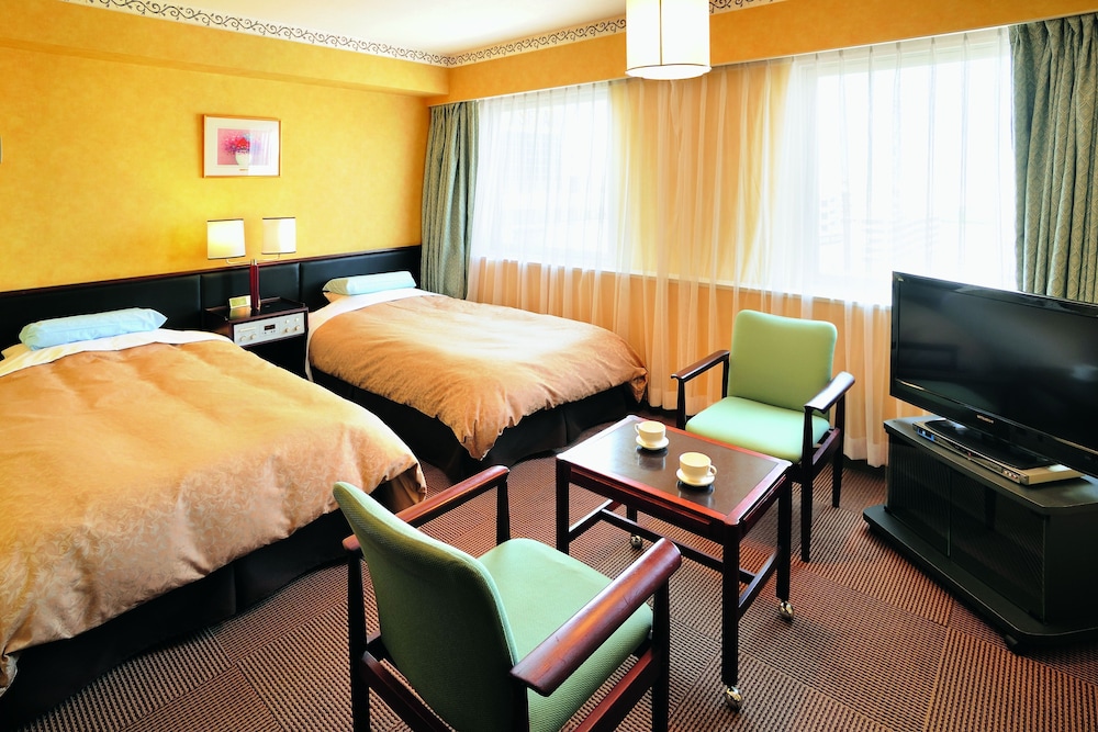Bandai Silver Hotel 48/58