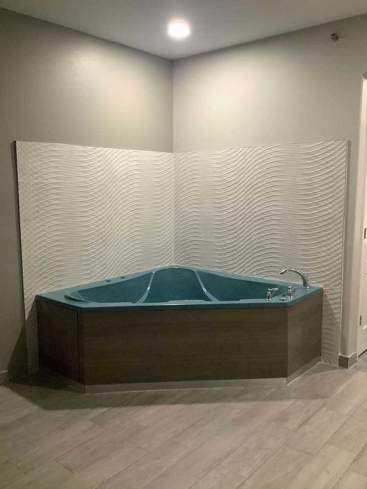 Americas Best Value Inn And Suites San Benito 21/37