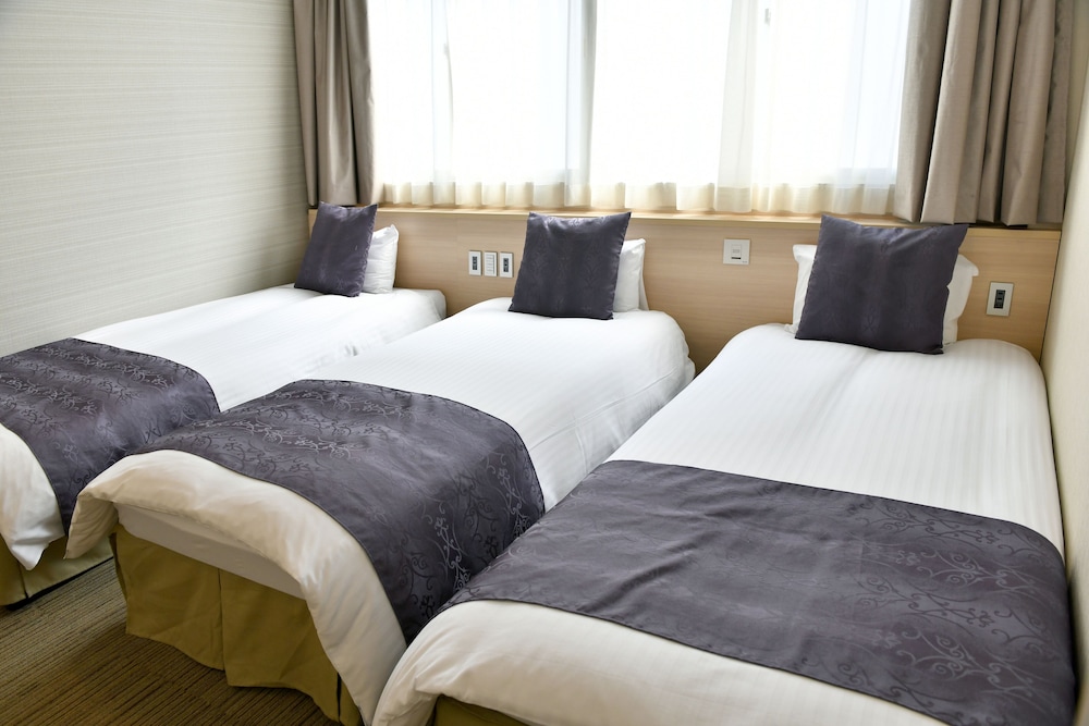 New Commander Hotel Osaka (ex City Hotel Newcommander) 7/42