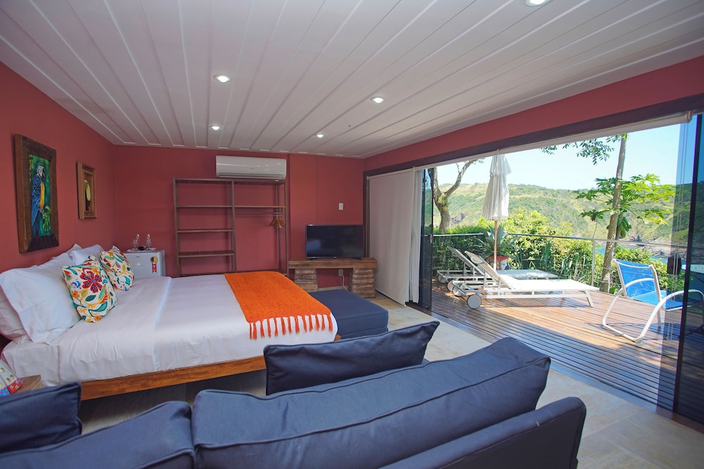 EXECUTIVE, STUDIO, SUITE