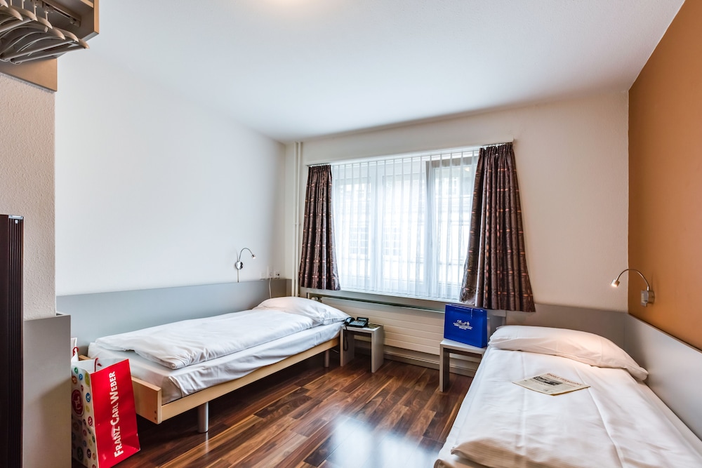 Alexander Guesthouse 45/54