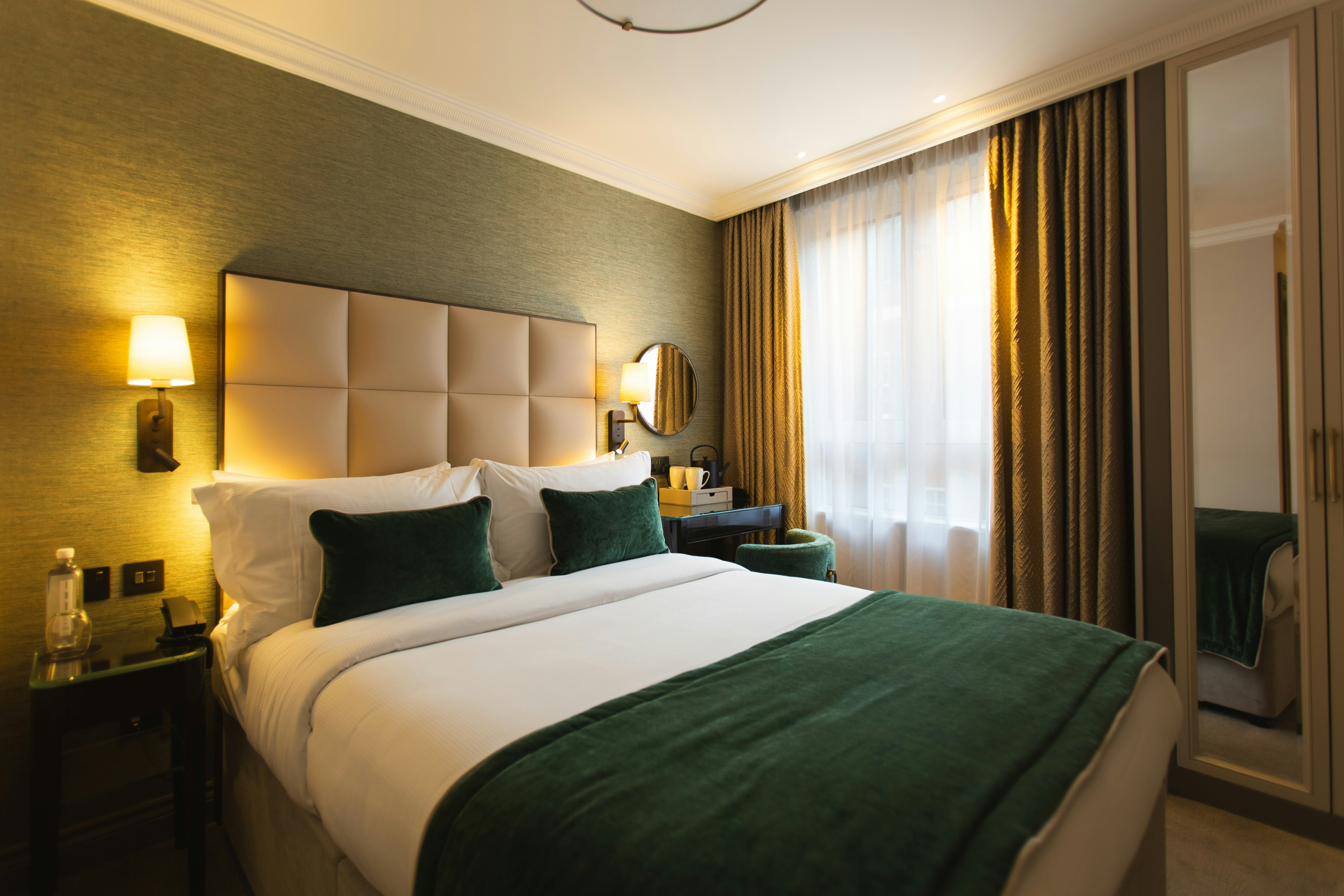 COZY, DOUBLE BED
