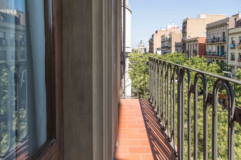 Plaza Espanya Apartments 44/50