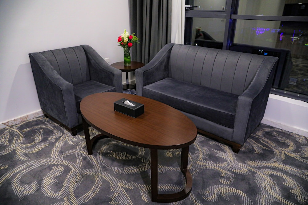 Laten Suites Al Salim Plaza 44/55
