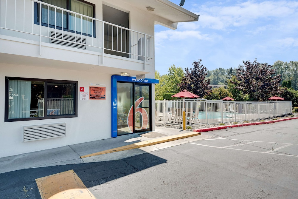 Motel6 Bellingham, WA 31/43