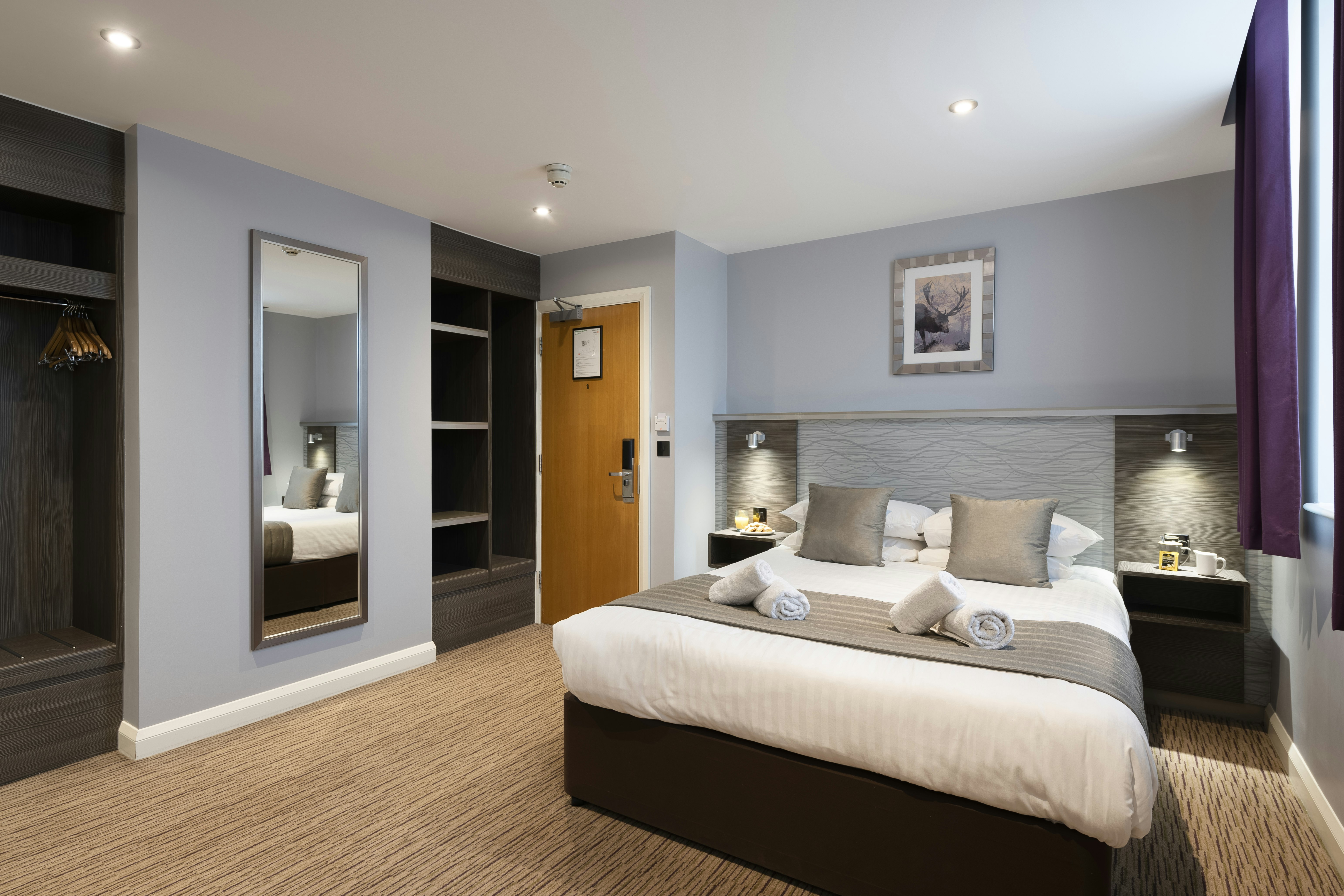 Hogs Back Hotel And Spa 3/26