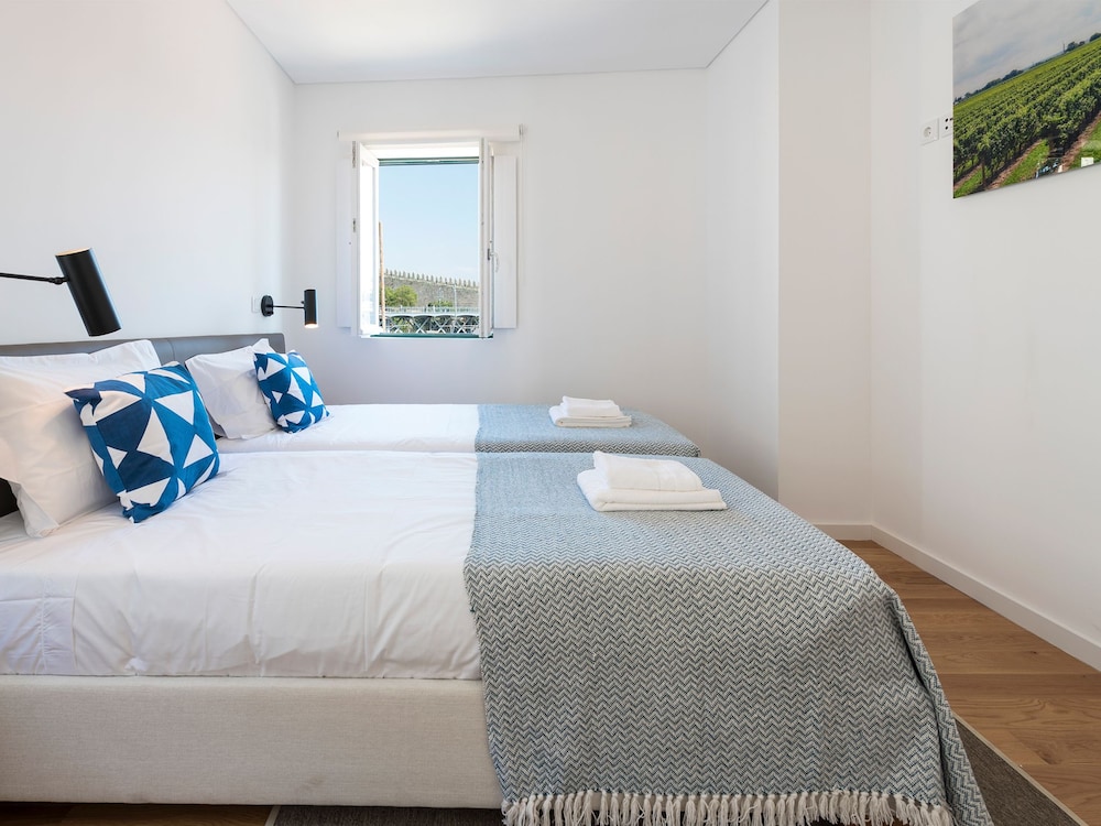 Arco Apartments 12/50