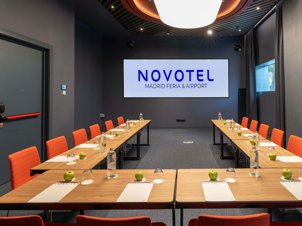 Novotel Campo De Las Naciones Hotel 67/73
