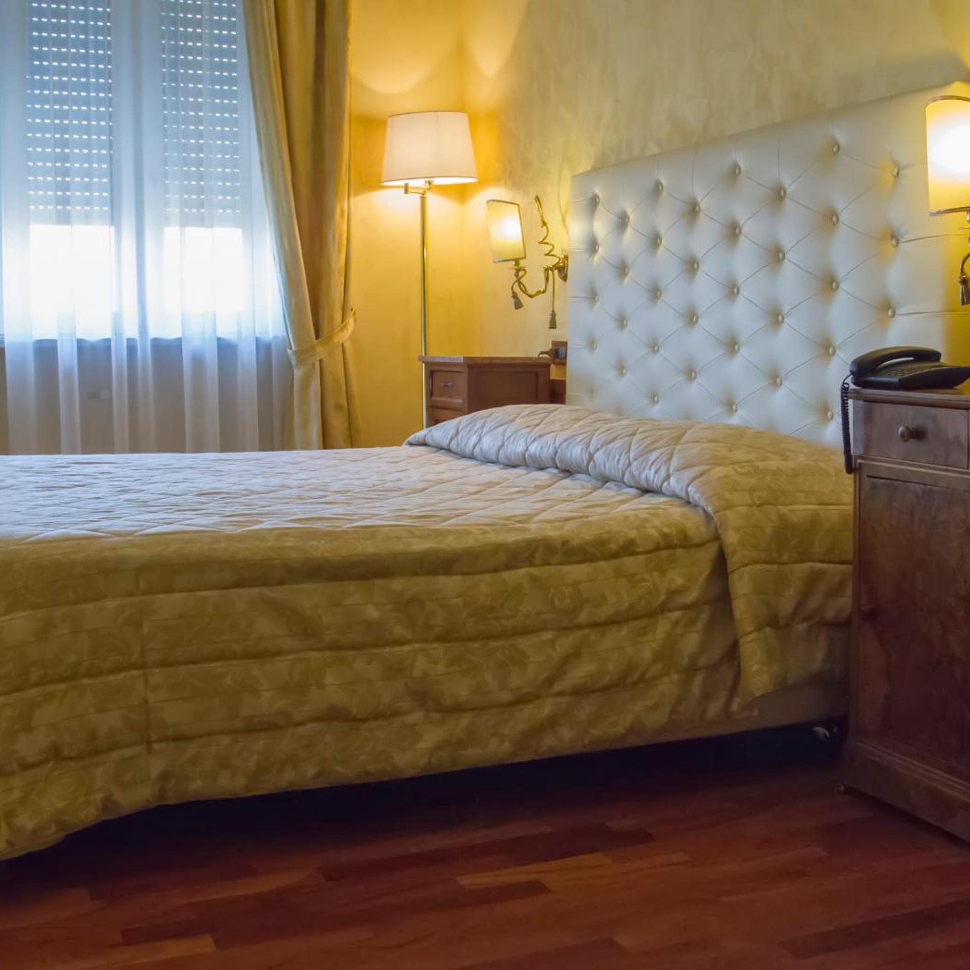 غرفة ثلاثية، Continental 7/10