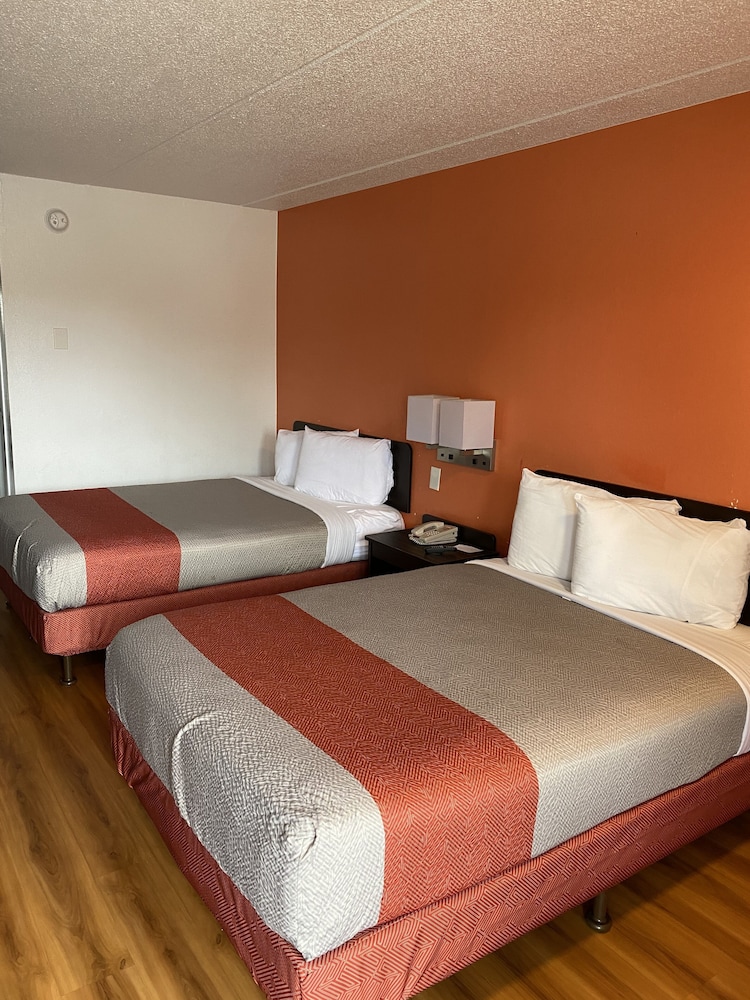 Motel6 Memphis, TN - Downtown 26/58