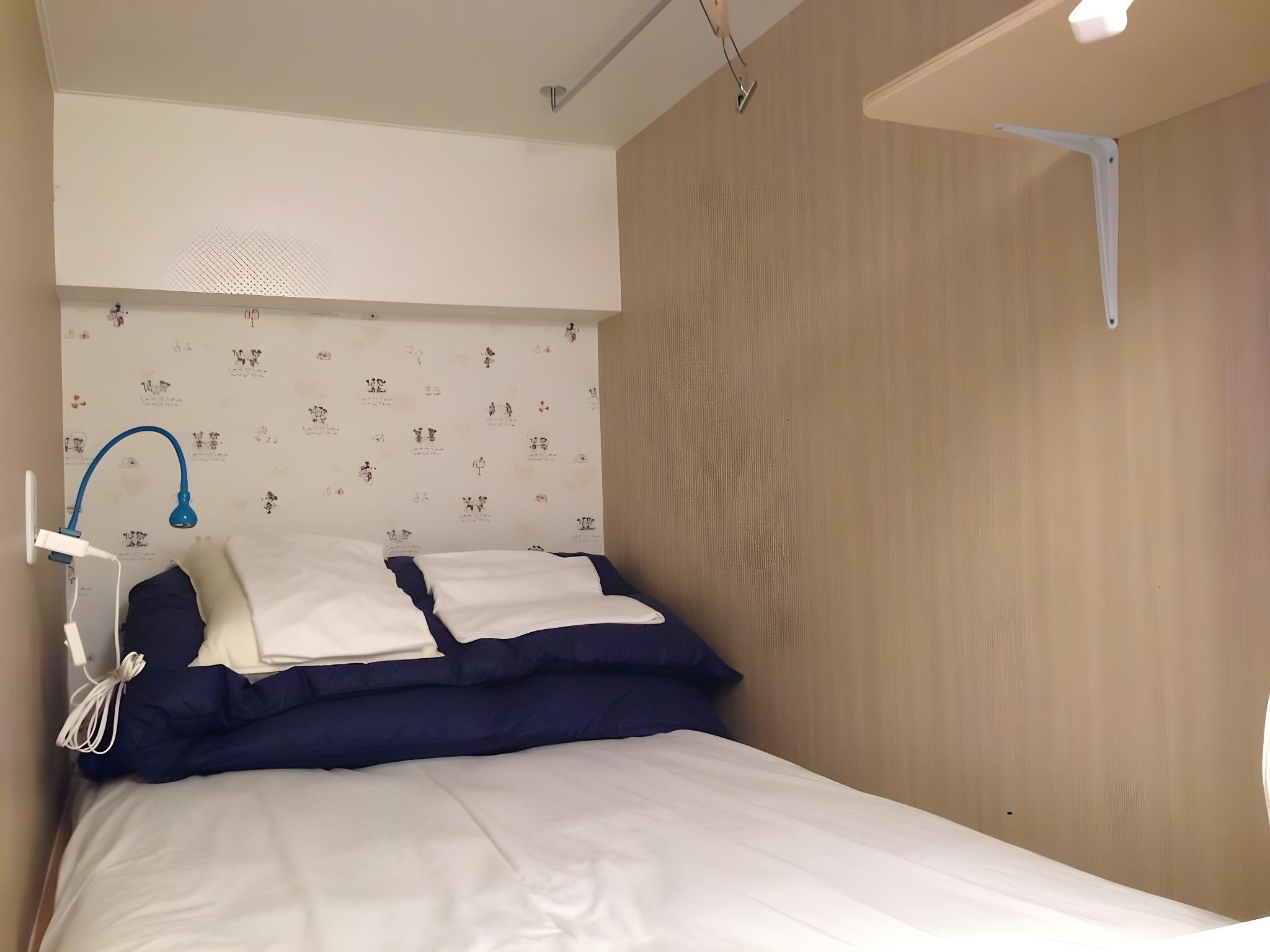 Female Dorm, Single, 2 Double Beds