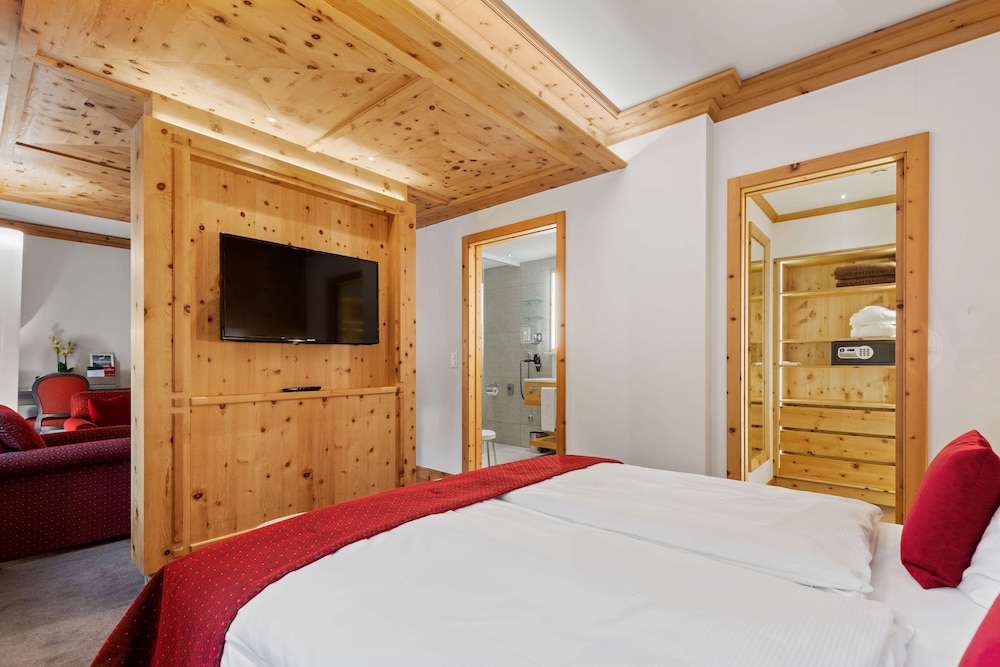 1 BEDROOM, JUNIOR SUITE, MOUNTAIN VIEW