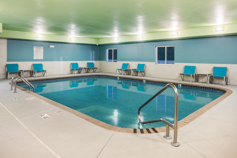 HOLIDAY INN EXPRESS WARRENTON 5/40