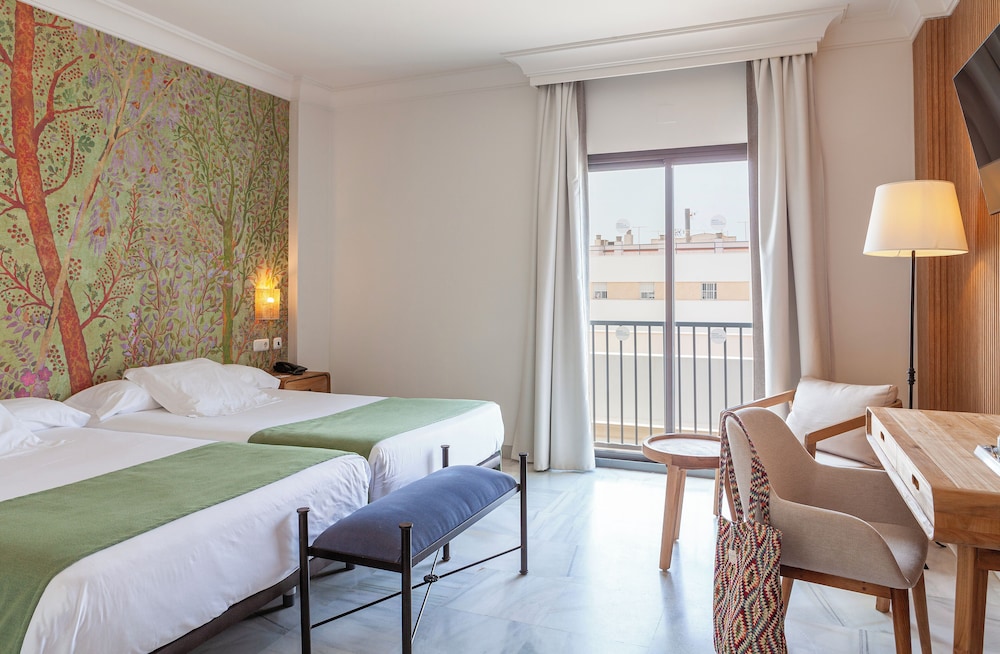 Duque de Najera Hotel 56/106
