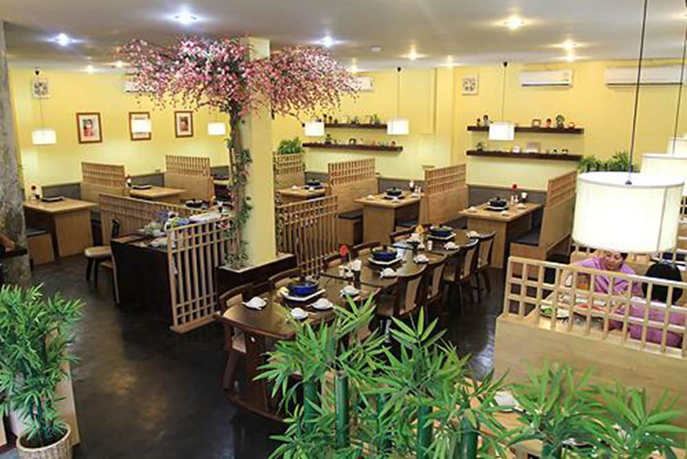 restaurant cafeteria