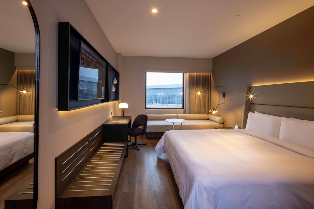 SUPERIOR, KING BED
