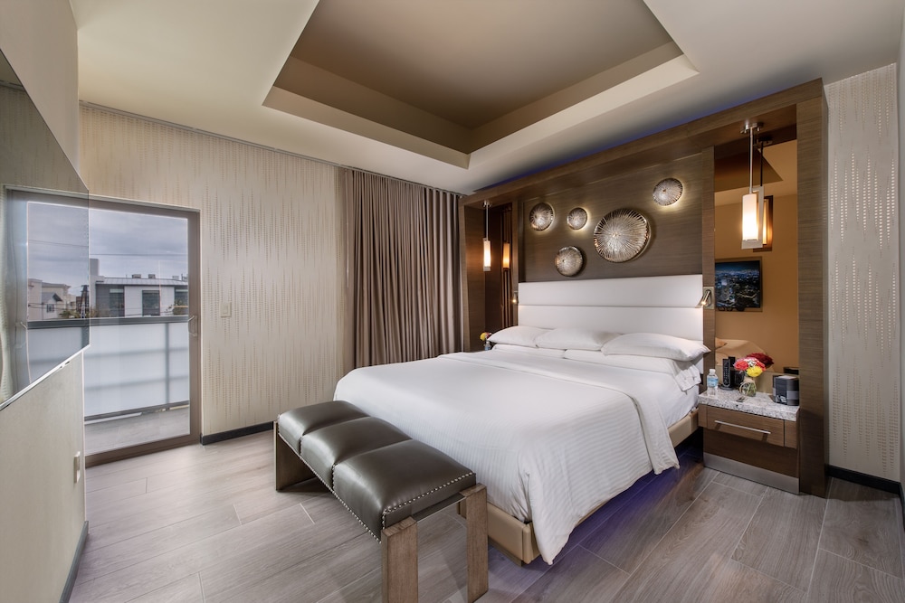 Shade Hotel Manhattan Beach 8/50